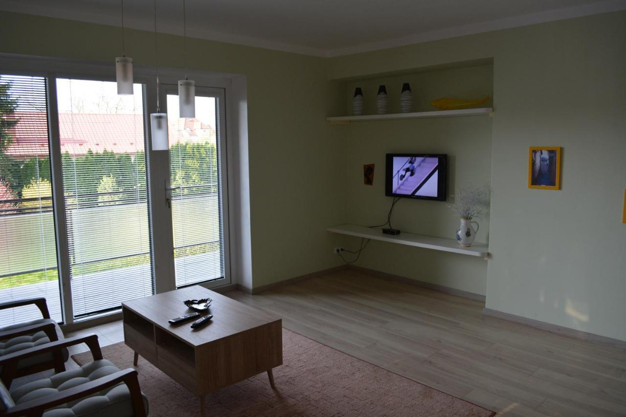Retro Vila Guest House Slusovice ภายนอก รูปภาพ