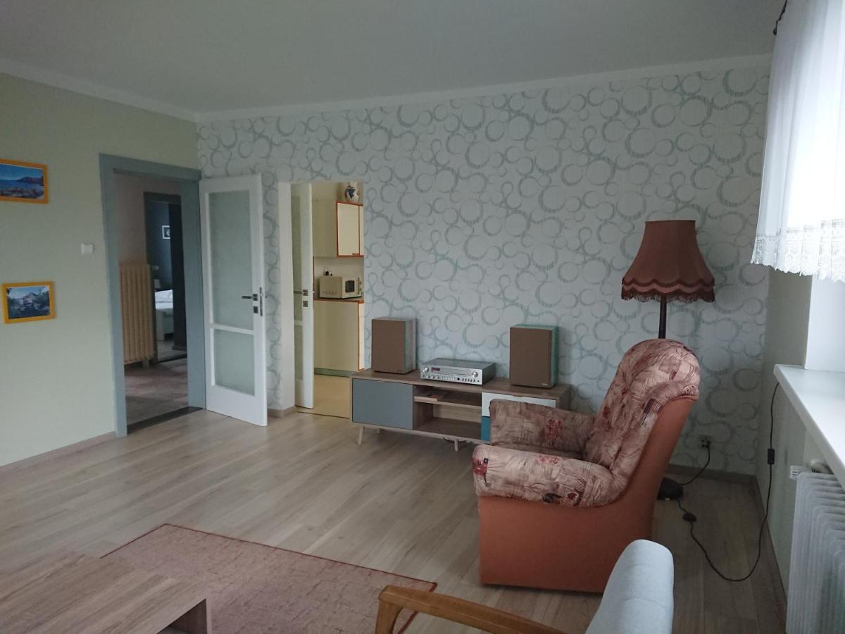 Retro Vila Guest House Slusovice ภายนอก รูปภาพ